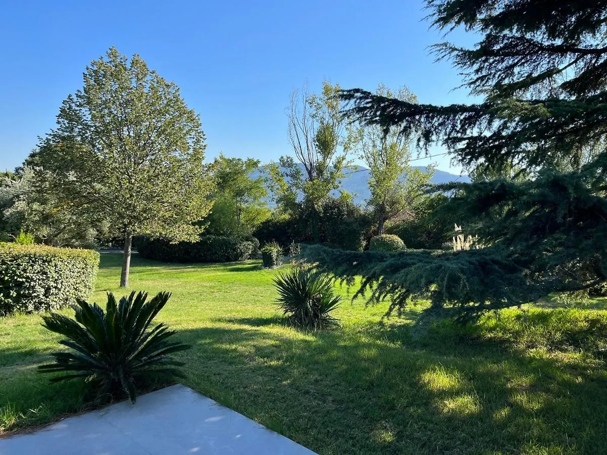 Lot De Deux Villas A Louer Dans Un Cadre Idyllique A Gemenos France