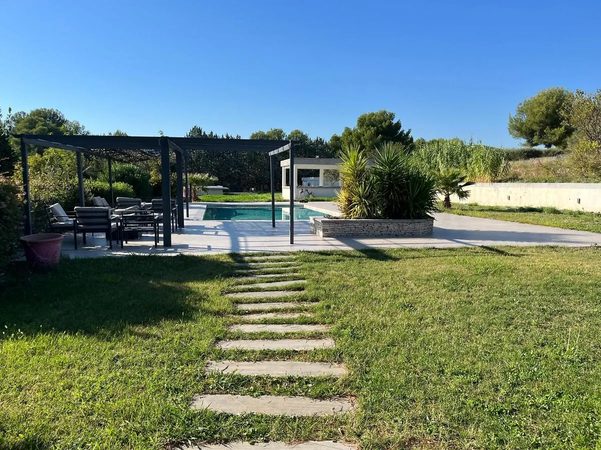 Lot De Deux Villas A Louer Dans Un Cadre Idyllique A Gemenos