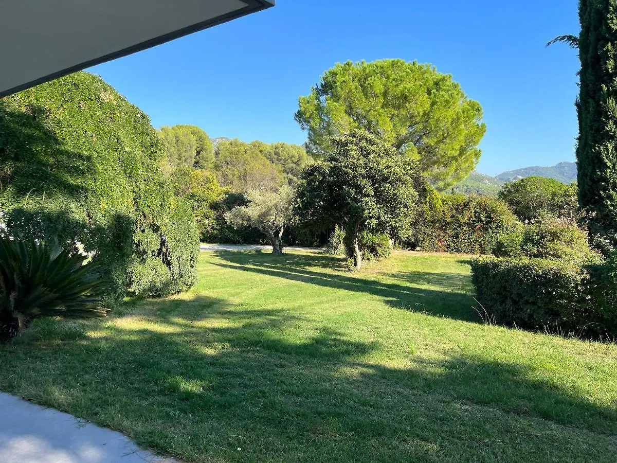 Lot De Deux Villas A Louer Dans Un Cadre Idyllique A Gemenos location